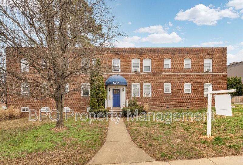 Photo - 5721 11th St N