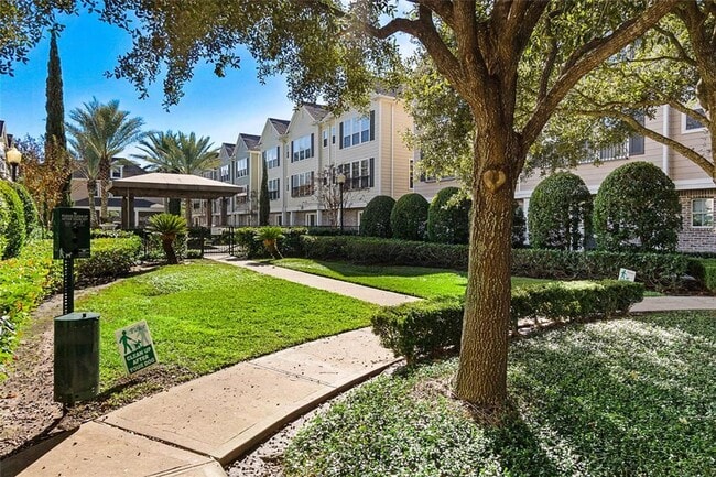 This Condo is The Perfect Blend of Comfort... - This Condo is The Perfect Blend of Comfort...