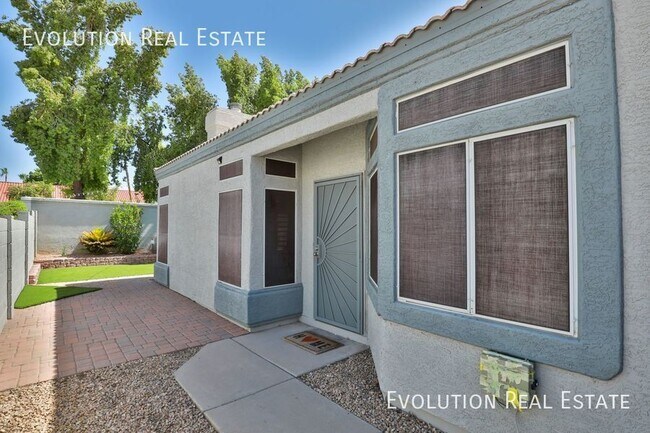 Building Photo - 1542 E Beacon Dr