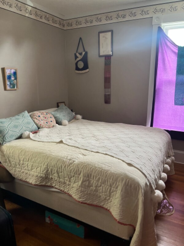 21 Pleasant St Unit Apt 3, Barre, VT 05641 Room for Rent in Barre, VT