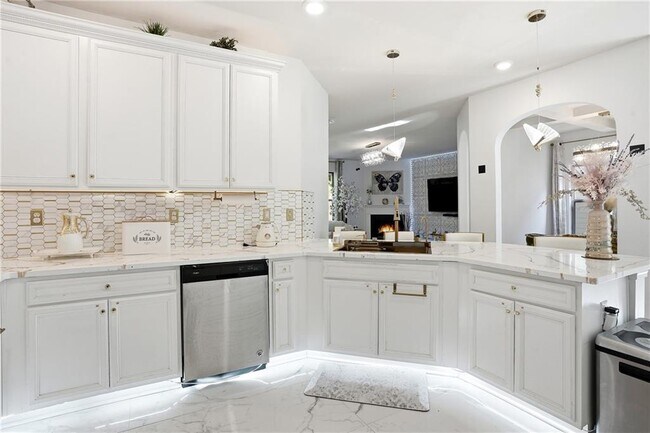 Foto del edificio - 341 Emporia Loop