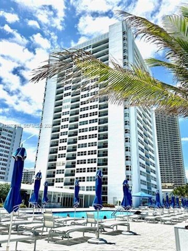 Building Photo - 1890 S Ocean Dr