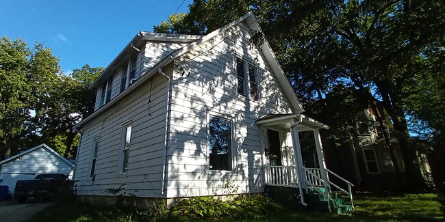 Building Photo - 138 Harrison St