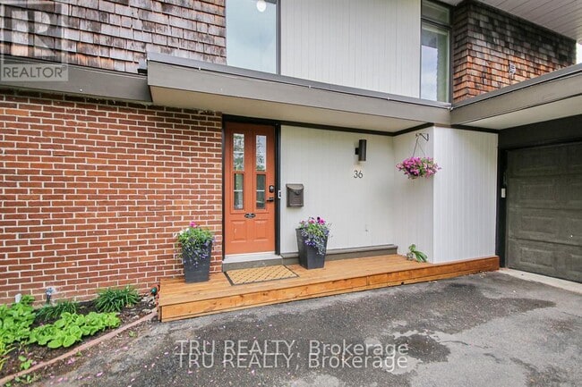 Building Photo - 36 Varley Dr