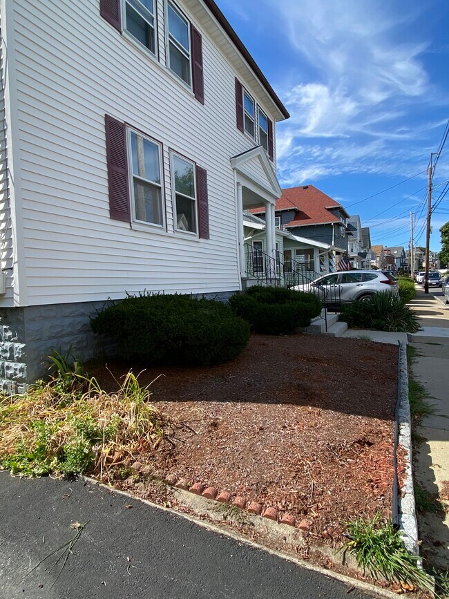 81 Sunnyside Ave Unit 1, Winthrop, MA 02152 Apartments in Winthrop