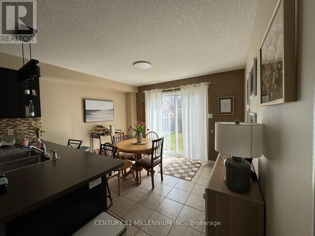 Building Photo - 117 Silk Dr