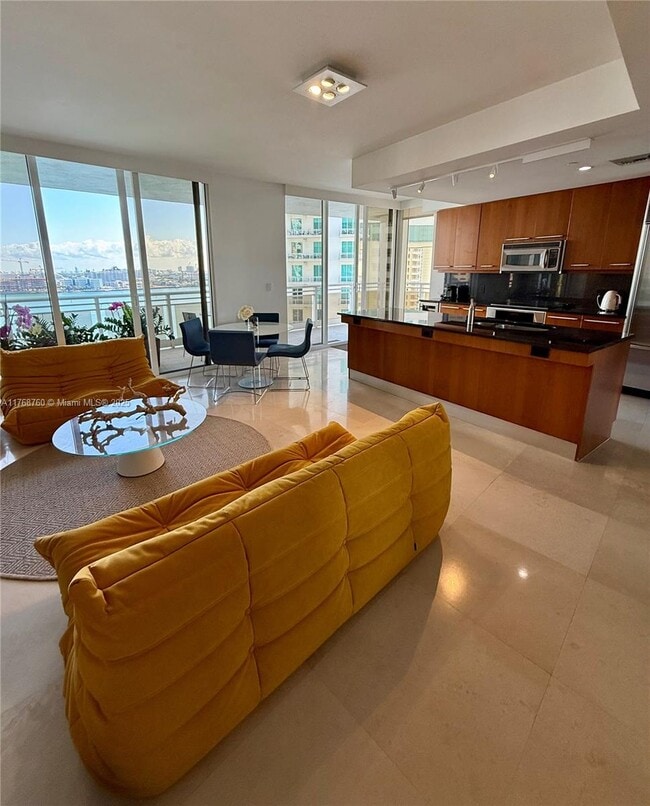 Building Photo - 901 Brickell Key Blvd