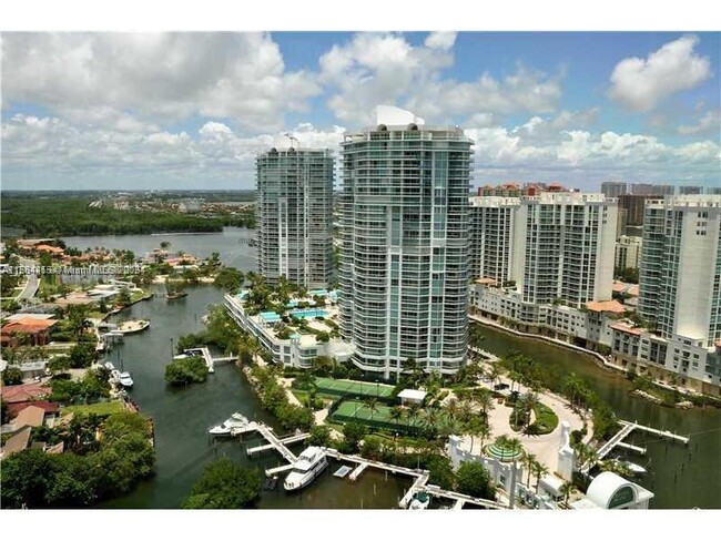 Foto del edificio - 16500 Collins Ave