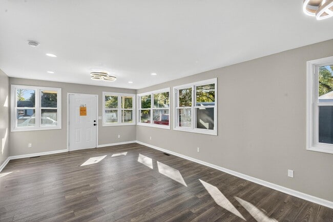 Building Photo - 1978 Piedmont St