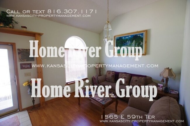 Building Photo - Huge 3 Br 2.5  $1600/mos Citadel Neighborhood