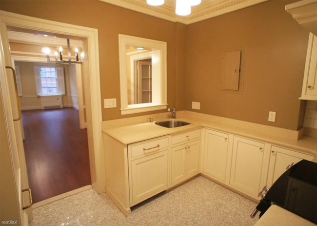 Building Photo - 2 br, 1 bath  - 180 Commonwealth Ave Apt 8