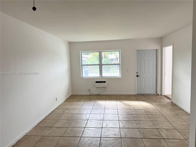 Foto del edificio - 5615 NW 14th St