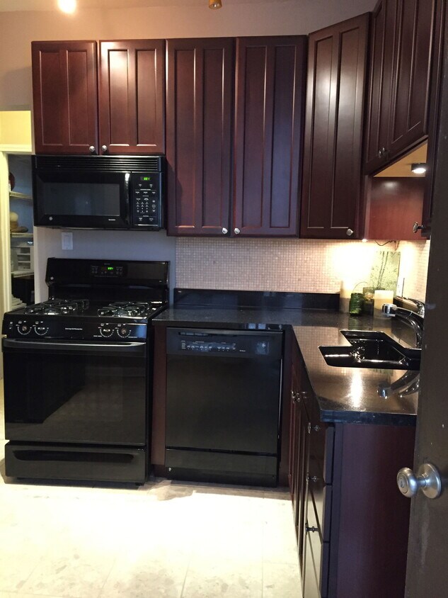 Foto principal - 4312 N Clarendon Ave