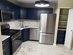 Building Photo - 82 Chambord Ct