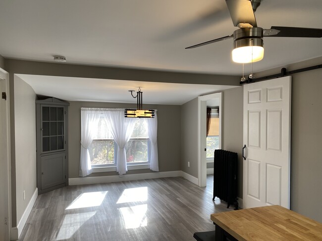 Dining Area - 33 Maple St