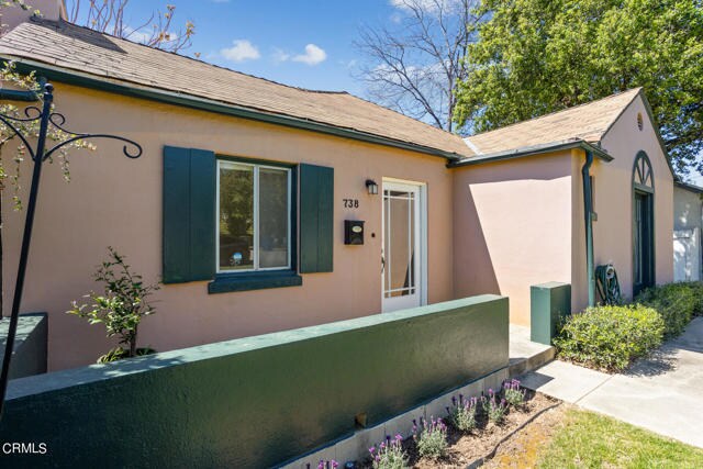 Building Photo - 738 Deodara Dr