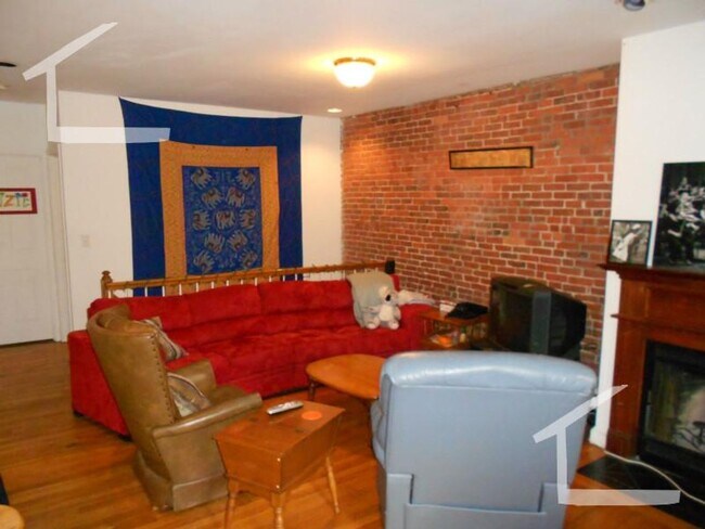 Foto del edificio - Huge 5 bed near Northeastern