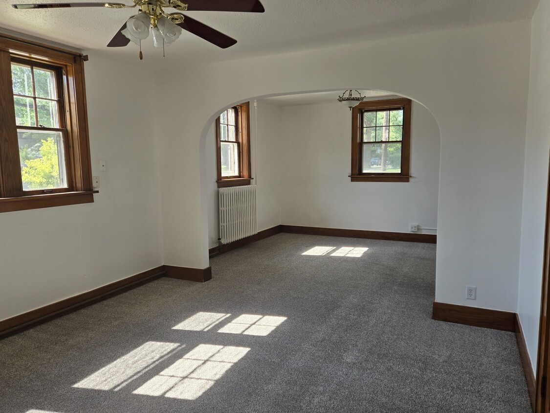 Foto principal - 731 7th St N