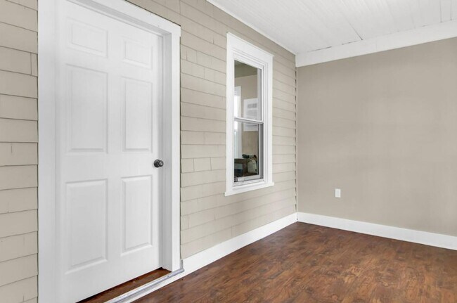 Foto del edificio - Coming Soon! Beautiful 3 Bedroom, 1.5 Bath...