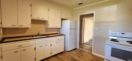 Building Photo - 401 Albacete Dr