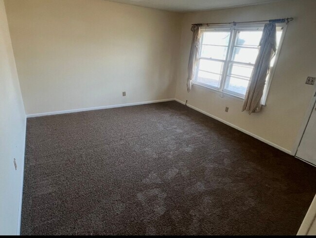 Foto del edificio - Brick Home in Quiet Cul-de-sac