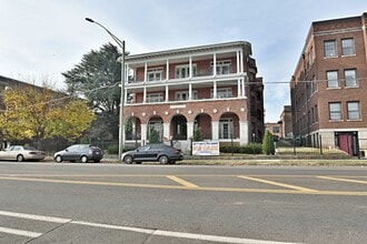 Building Photo - 209 W Fifth Ave