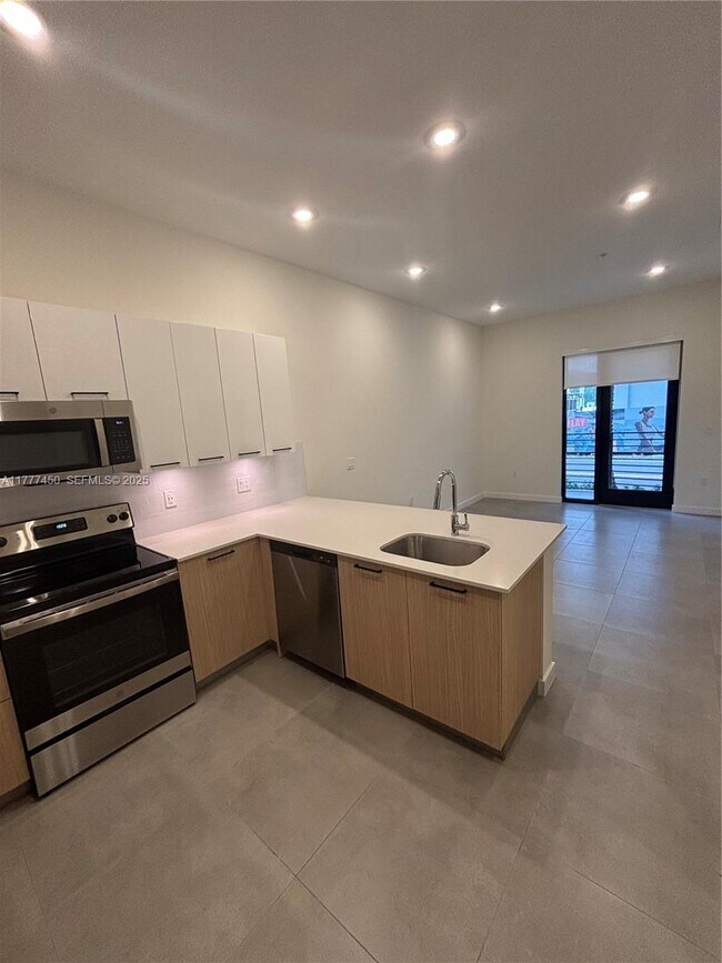 Foto del edificio - 16395 Biscayne Blvd