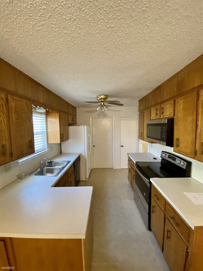 Building Photo - 3 br, 2 bath House - 3207 Sungate Dr