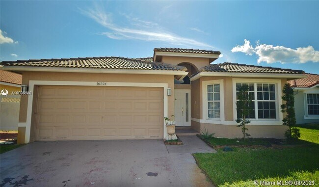 Foto del edificio - 16524 NW 24th St