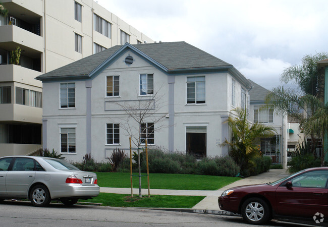 Foto del edificio - 470-472 S Roxbury Dr