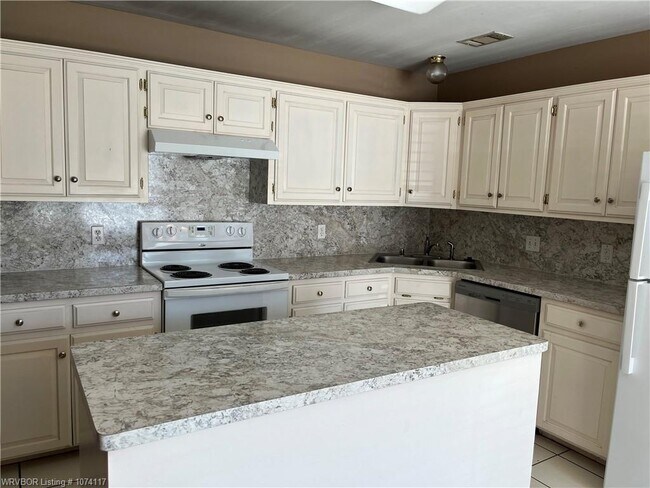 Foto del edificio - 9024 S 28th St