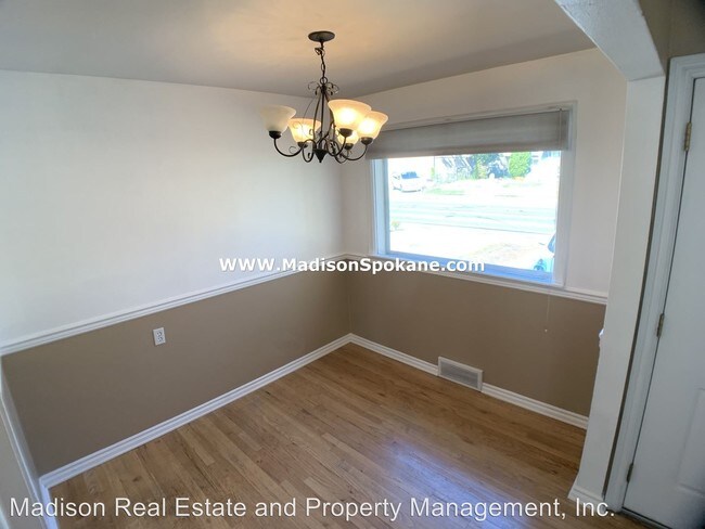 Building Photo - 4 br, 2 bath House - 942 E. 37th Ave.