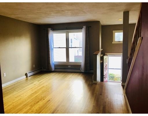 Foto del edificio - 12 Camelot Dr