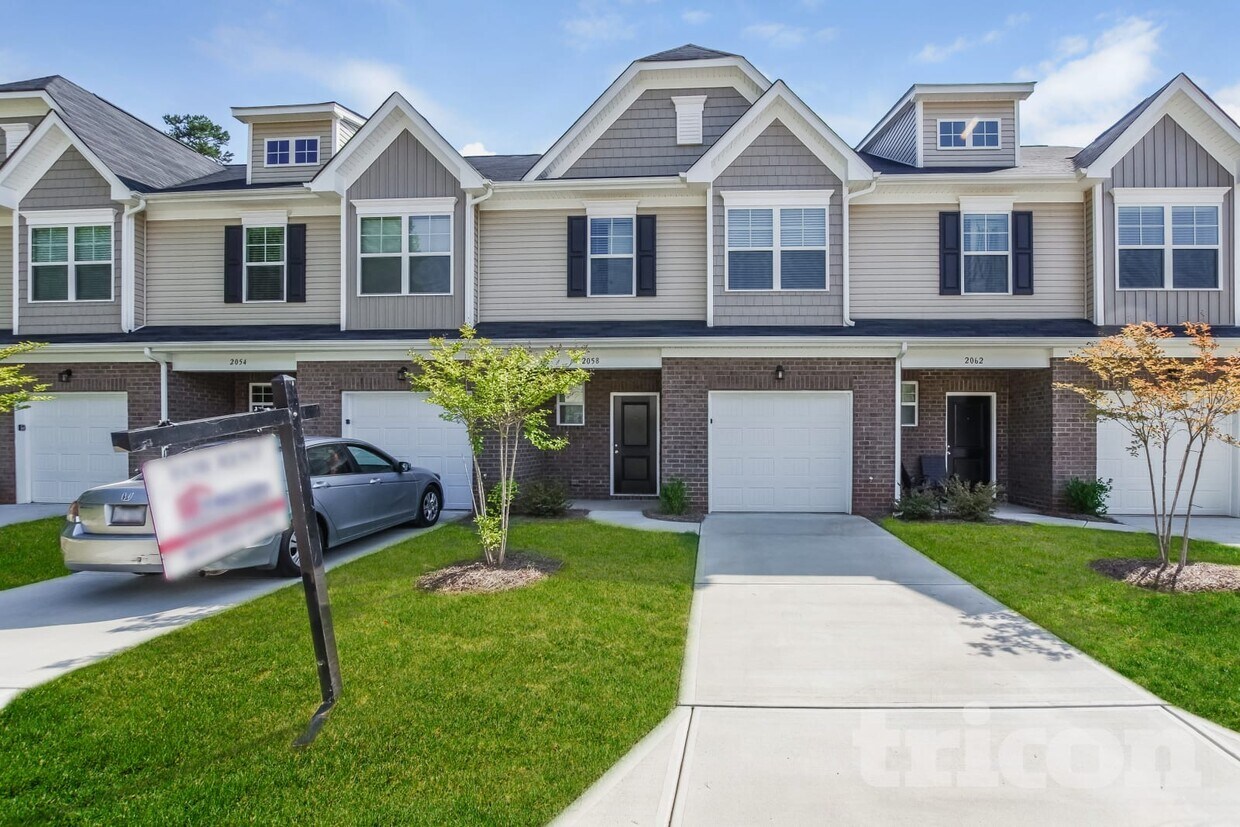 Foto principal - 2058 Aragon Lane