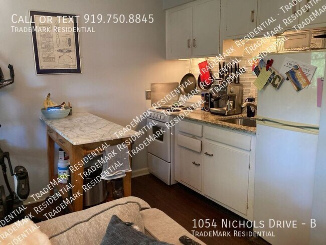 Building Photo - 1 Bedroom Condo in Village District