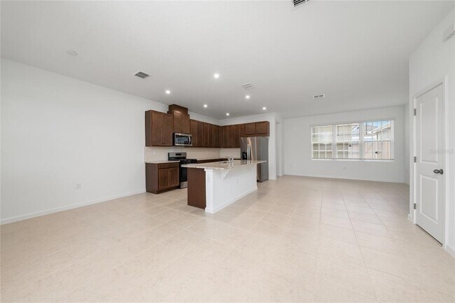 Foto del edificio - 2420 Celebration Blvd