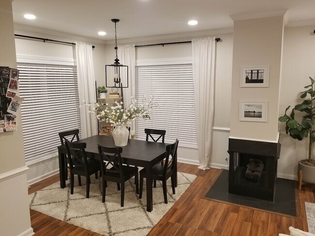 Main floor dining room - 13380 Cleeve Hill Ct