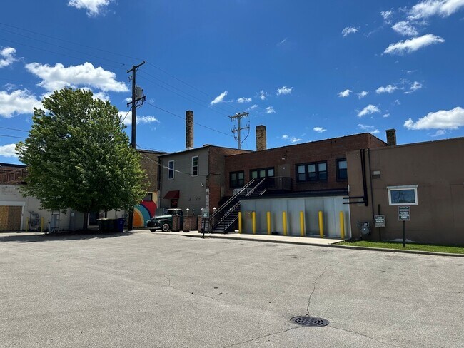 Foto del edificio - 414 Dousman St