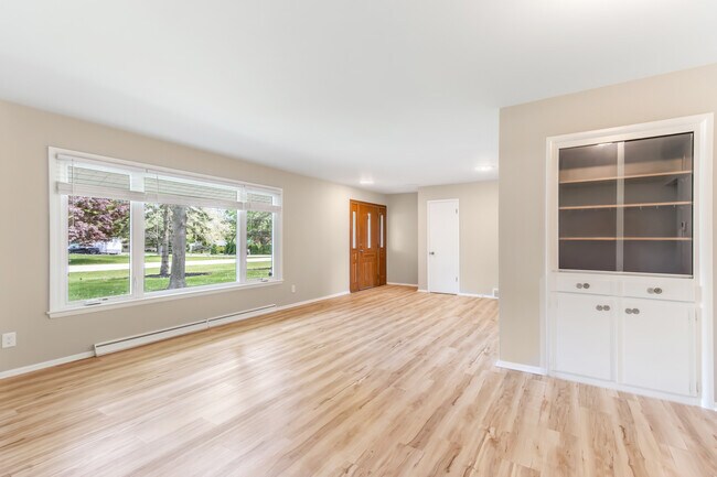 Foto del edificio - 4375 N 143rd St