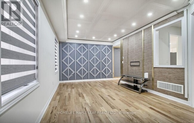 Building Photo - 48 Farringdon Cres