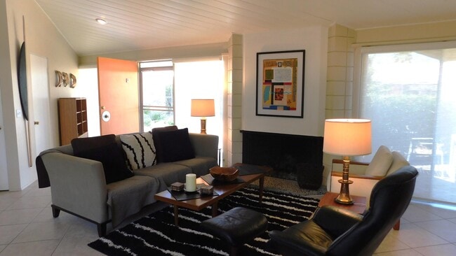 Building Photo - 37800 Da Vall Dr
