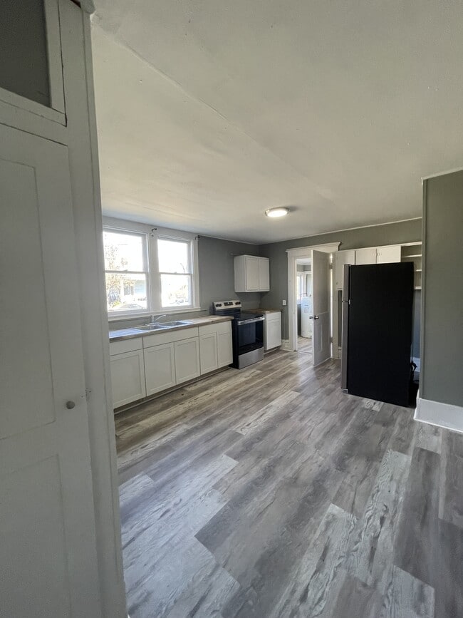 Foto del edificio - 1600 S Beech St