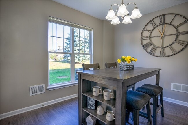 Building Photo - 778 Royal Sunset Dr