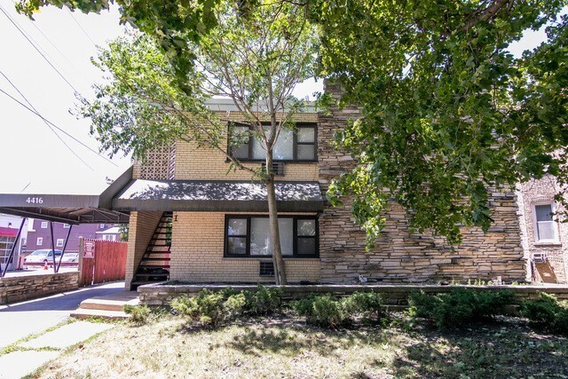 Primary Photo - 4416 N Kostner Ave