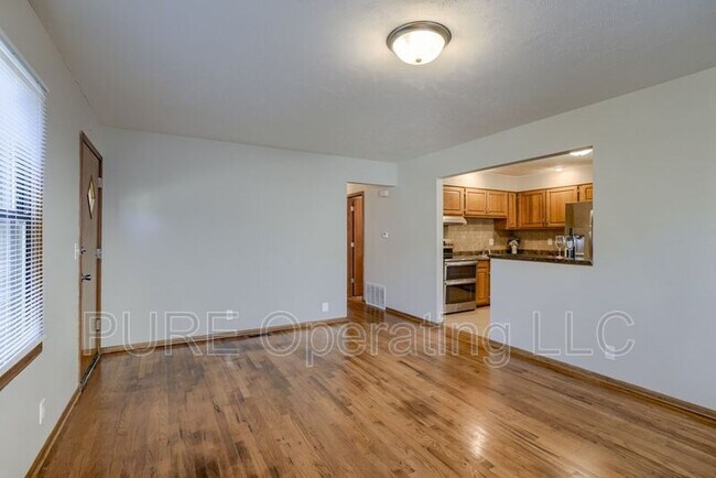 Foto del edificio - 14217 Weir St