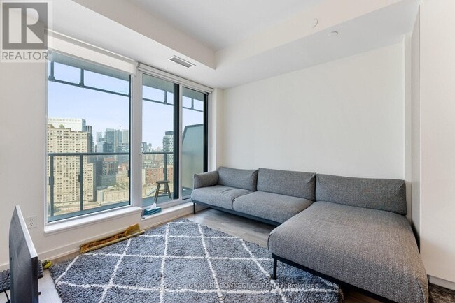 Photo du bâtiment - 28 Freeland St