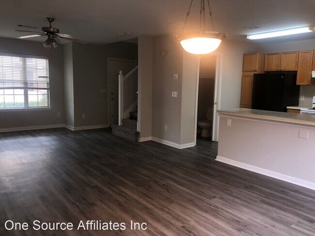 Building Photo - 2 br, 1.5 bath House - 1081 Estes Dr SW #402