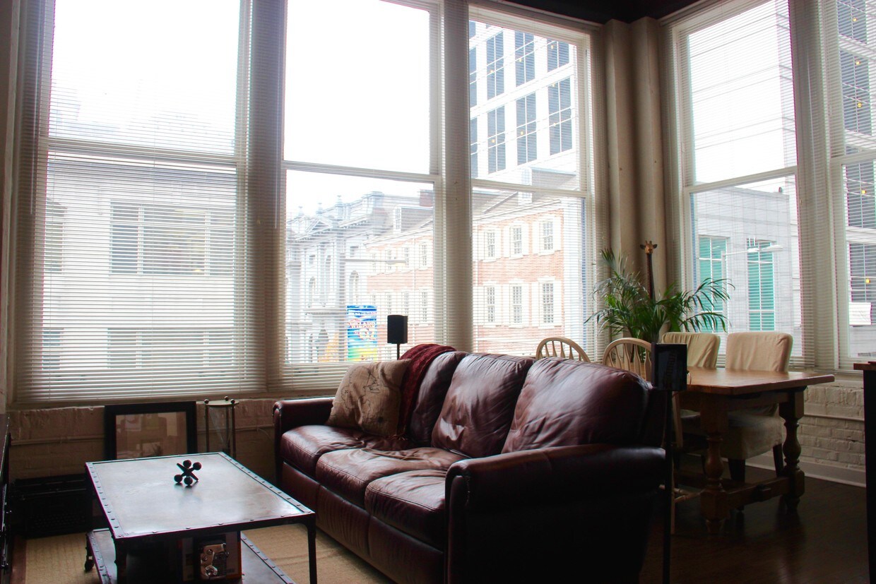 Primary Photo - 801 Walnut St