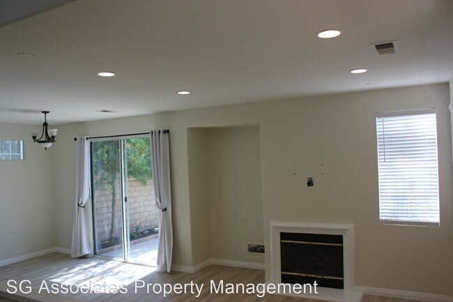 Building Photo - 3 br, 2.5 bath House - 2828 Capella Way