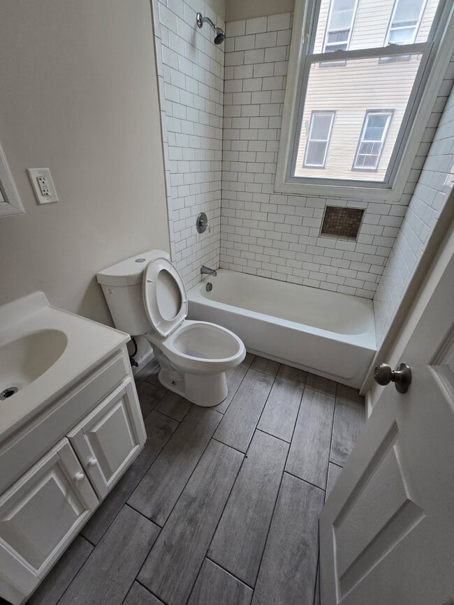 Foto del edificio - 584 Hunterdon St
